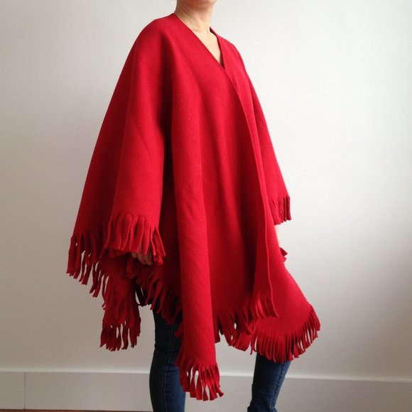 Huge Red Cozy Polar Fleece Poncho Blanket - Picture 3 of 10